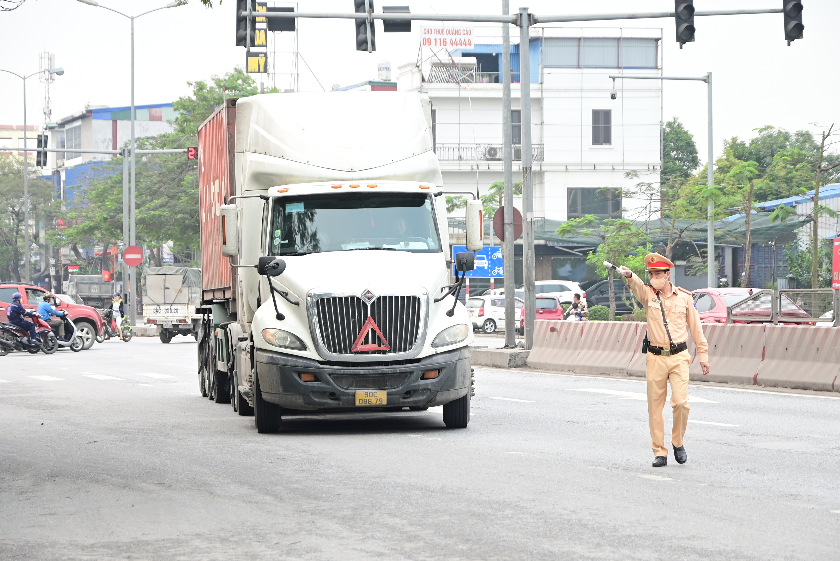 Cảnh sát giao thông toàn quốc: Phạt hơn 80 tỷ đồng sau 2 tháng tổng kiểm soát xe khách và xe container